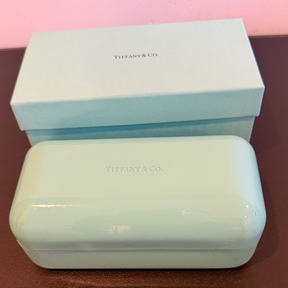 Tiffany & Co. Hard Shell Sunglasses Case w/cleaning Cloth - Picture 2 of 3